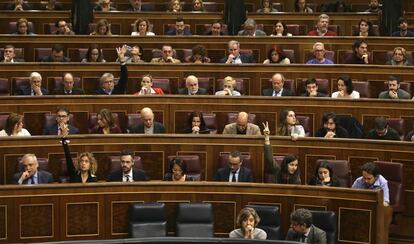 PSOE Y Podemos votan en el pleno del Congreso de los Diputados, la derogación de la prisión permanente revisable. 