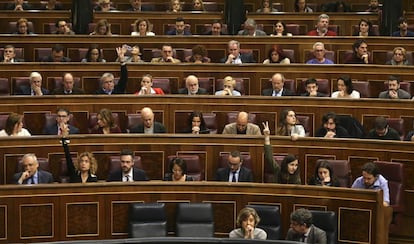 PSOE Y Podemos votan en el pleno del Congreso de los Diputados, la derogación de la prisión permanente revisable. 