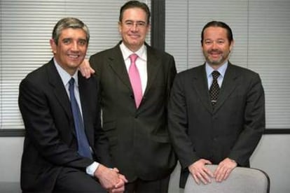Pere Carbó, Silvio Elías y Pere Botet, copropietarios de Caprabo.