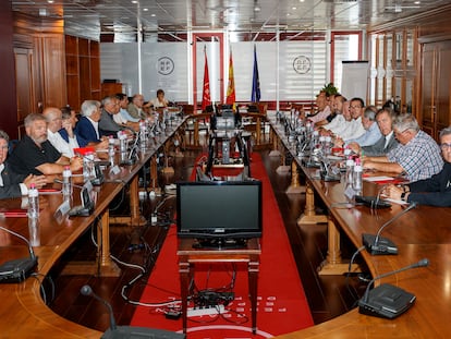 Los 19 presidentes de las federaciones autonómicas en la reunión celebrada el pasado lunes en Las Rozas (Madrid).