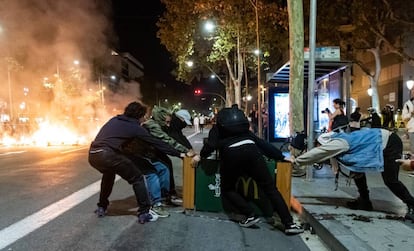 Disturbios en Barcelona tras la sentencia a los líderes independentistas procesados.