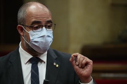 Miquel Buch durante una sesión de control en el Parlament