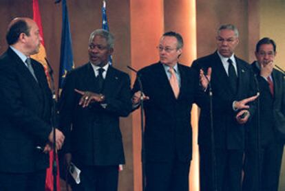 ?gor Ivanov, Kofi Annan, Josep Piqu, Colin Powell y Javier Solana, durante la reunin de ayer en La Moncloa.