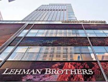 Lehman Brothers despide a parte de su cúpula por la crisis