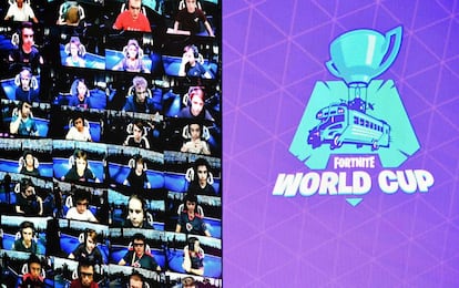 Pantalla gigante de la Fortnite World Cup