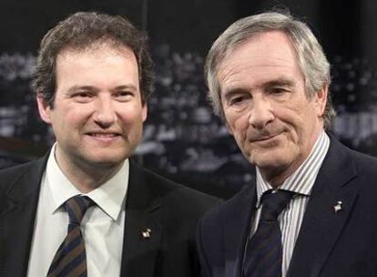 Jordi Hereu, a la izquierda, y Xavier Trias antes del debate que protagonizaron en Localia en mayo.