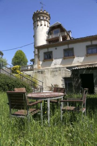 Un palacete cercano al apeadero de Martutene es una presencia recurrente en la novela de Ramon Saizarbitoria.