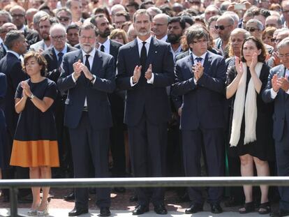 Las autoridades en el homenaje, el d&iacute;a 18 de agosto, a la v&iacute;ctimas de los atentados de Barcelona y Cambrils.
