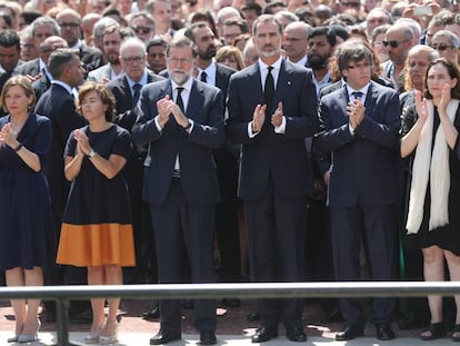 Las autoridades en el homenaje, el d&iacute;a 18 de agosto, a la v&iacute;ctimas de los atentados de Barcelona y Cambrils.