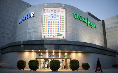 Fachada del corte Ingl&eacute;s de Cornell&agrave;.