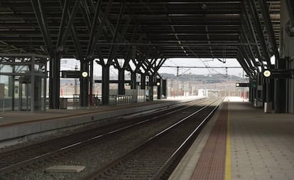 Andén de la estación de tren de Burgos 'Rosa de Lima'.