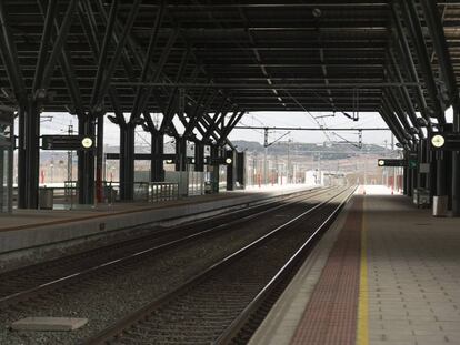 Andén de la estación de tren de Burgos 'Rosa de Lima'.