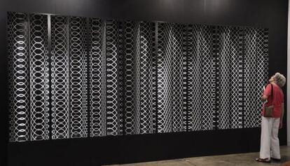 'Trame en Mouvement Virtuel', del artista argentino Julio Le Parc.