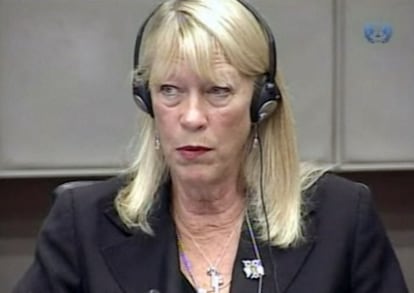 La ex agente de la modelo, Carole White, durante el juicio.