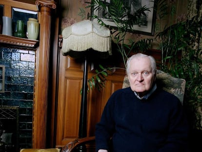 John Ashbery, retratado en su casa en 2010.