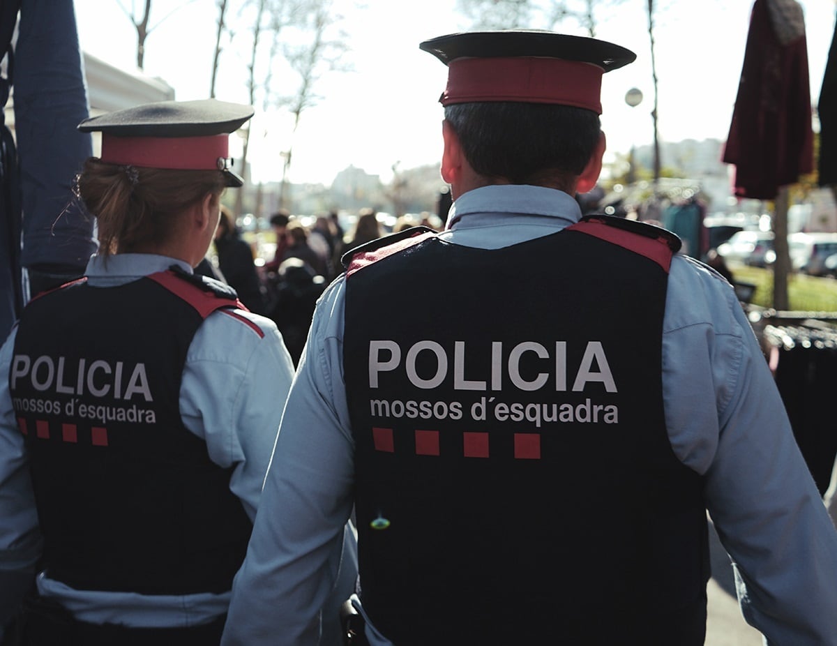 Detenido un ‘mosso’ acusado de pedir 50.000 euros a cambio de retirar una denuncia