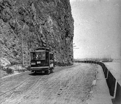 El tranvía 48, a su paso por la carretera del Morrot, en una imagen de 1919.