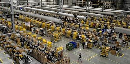 Centro de Amazon en Peterborough (Inglaterra).