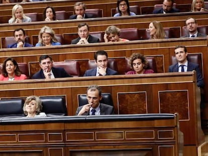 El presidente del Gobierno, Pedro Sánchez, se dirige al Congreso de los Diputados durante la sesión de investidura.