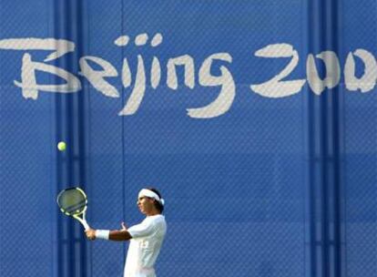 Rafael Nadal, ayer durante su primer entrenamiento en Pekín.