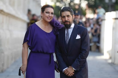 La cantante Niña Pastori, junto a su marido, Chaboli.