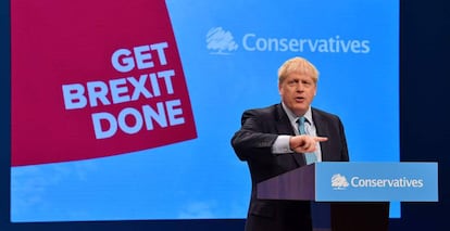 El primer ministro birtánico Boris Johnson en la convención del partido Conservador en Manchester