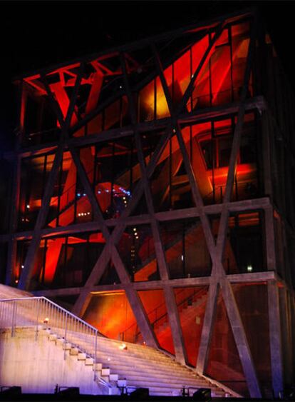 Centro Coreográfico Nacional, Pavillon Noir, en Aix-en-Provence, de Rudy Ricciotti.