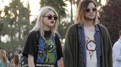 Frances Bean Cobain y Isaiah Silva, en abril de 2014.