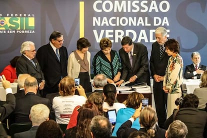 Relatório final da Comissão Nacional da Verdade entregue à então presidenta Dilma Rousseff em 2014 apontou 377 pessoas responsáveis por crimes na ditadura