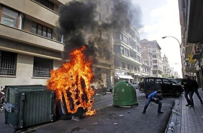 Contenedores ardiendo en Pamplona.