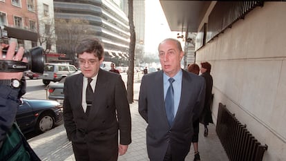 Juan Alberto Perote (derecha), en una imagen de archivo datada en Madrid en febrero de 2000.
