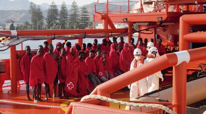Un grupo de 53 inmigrantes rescatado el sábado.