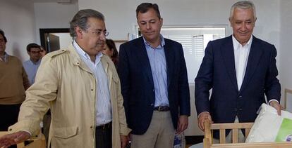 Juan Ignacio Zoido, Jos&eacute; Luis Sanz y Javier Arenas, en un acto durante la pasada campa&ntilde;a electoral.