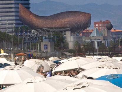 Playas abarrotadas en Barcelona