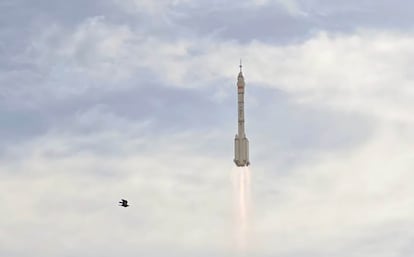 Vuelo de despegue de la misión de rescate China Shenzhou 22