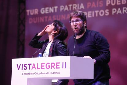 La coordinadora general de Podemos en Andalucía, Teresa Rodríguez (izquierda), y el eurodiputado de Podemos Miguel Urbán de Anticapitalistas.