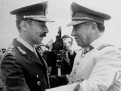 Encuentro entre los presidentes Jorge Videla, de Argentina, y Augusto Pinochet, de Chile, en 1978.