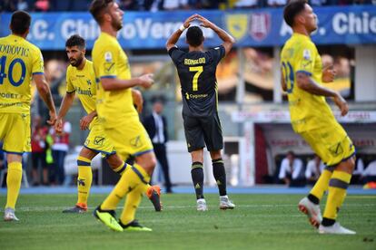 Cristiano se lamenta tras una ocasión fallada. 