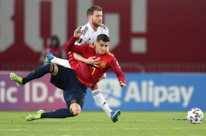 Morata y Zivzivadze, durante el partido.