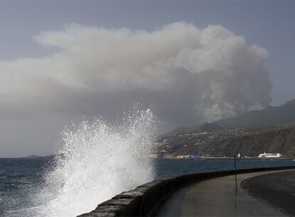 Imagen tomada desde una de las carreteras costeras de la isla de La Palma.