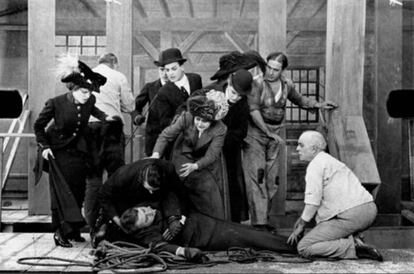 A Corner in Wheat , de D. W. Griffith: el cinema marcà Un film (3.000 metres), de Víctor Català.