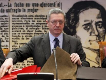 Gallardón, al comienzo de su comparecencia ayer en el Senado.