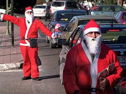 Papa Noel vende pañuelos