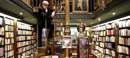 El ilusionista Anthony Blake, en la librer&iacute;a Miguel Miranda de Madrid.