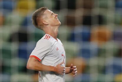 Dani Olmo reacciona durante tras fallar un disparo en el partido amistoso de esta noche en Lisboa. 