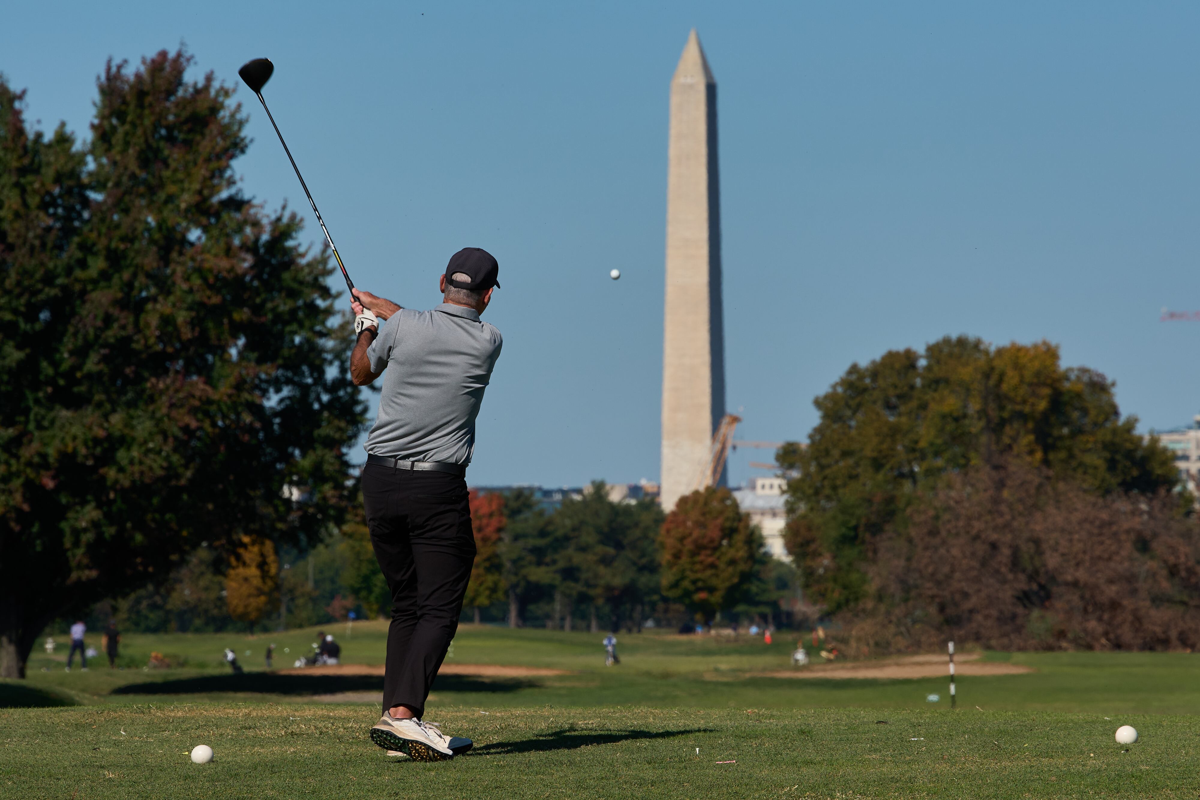 Una jueza prorroga la paralización del proyecto de Trump de renovar un campo de golf en Washington