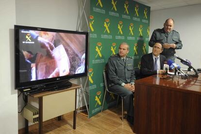 Rueda de prensa para dar cuenta de los detenidos por el 'timo del Nazareno', que aplicaron en Vitoria.