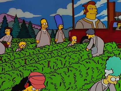 La familia Simpson observa a su amado líder.