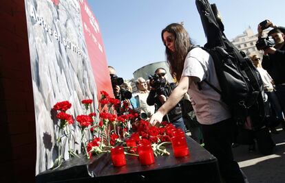 Velas y flores en homenaje a las víctimas del 11 de marzo el día que se cumplen 11 años del que hasta la fecha es el mayor atentado terrorista de Europa, en la estación de Atocha de Madrid.