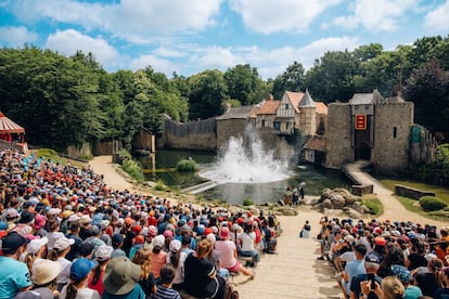 Espectáculo del parque temático Puy de Fou en Francia.